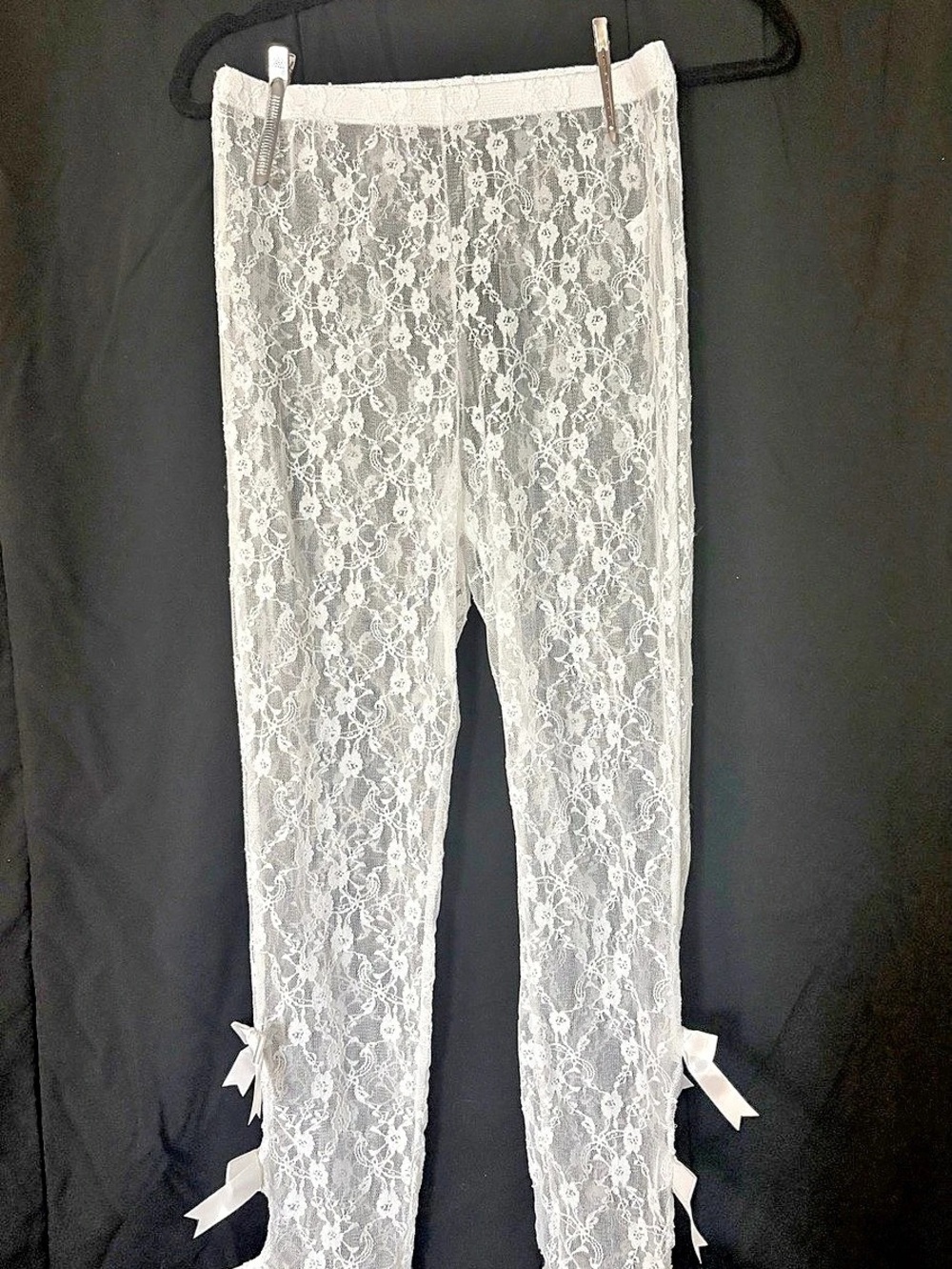 Fashion Nova Lace Capri Leggings